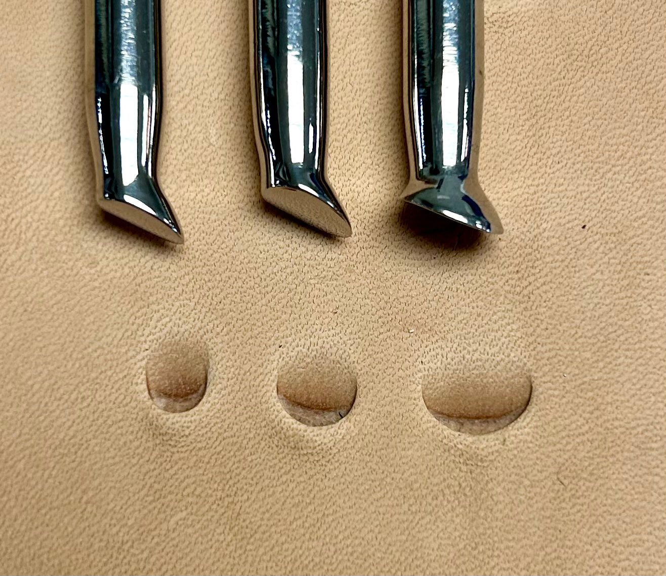 Barry King petal lifter Traditions Leathercraft LLC