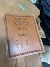 Load image into Gallery viewer, Dyed Vegtan Double shoulder