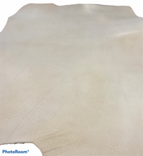 Load image into Gallery viewer, Live Oak Veg-Tan double Shoulders 8-9 oz