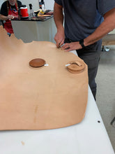 Load image into Gallery viewer, Live Oak Veg-Tan double Shoulders 3-4 oz
