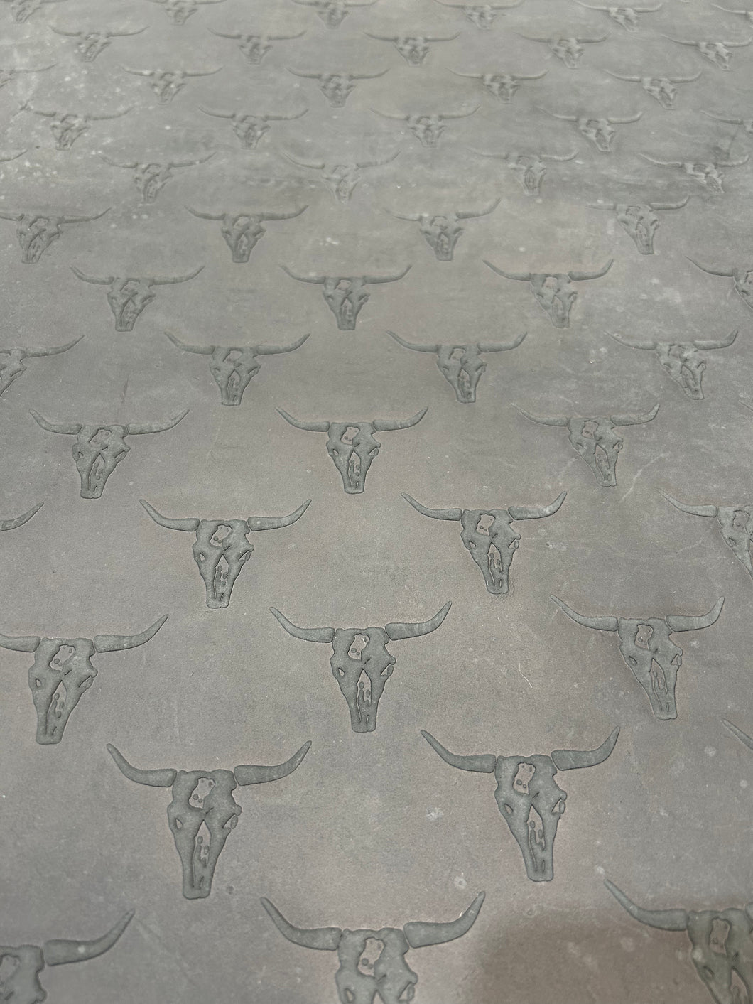 Small Skull Embossed Sides